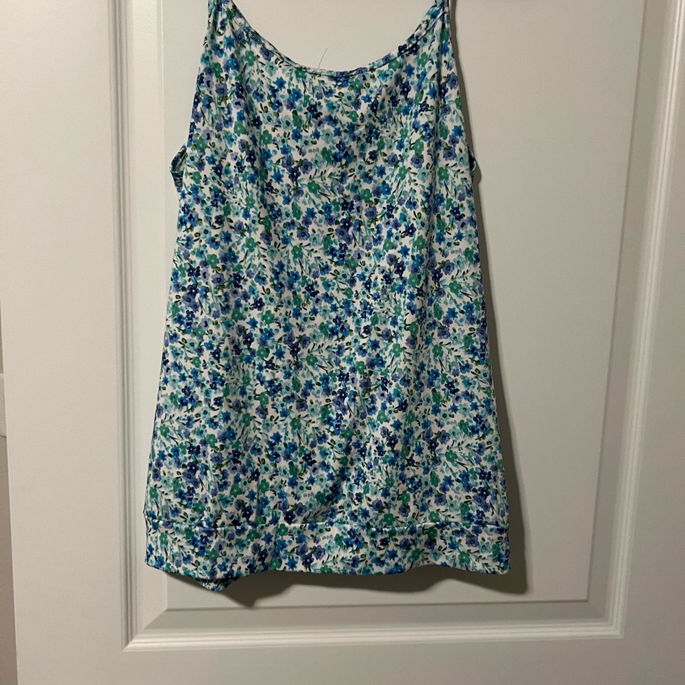 All about the flowers -Tank Top - Picture 2 of 3